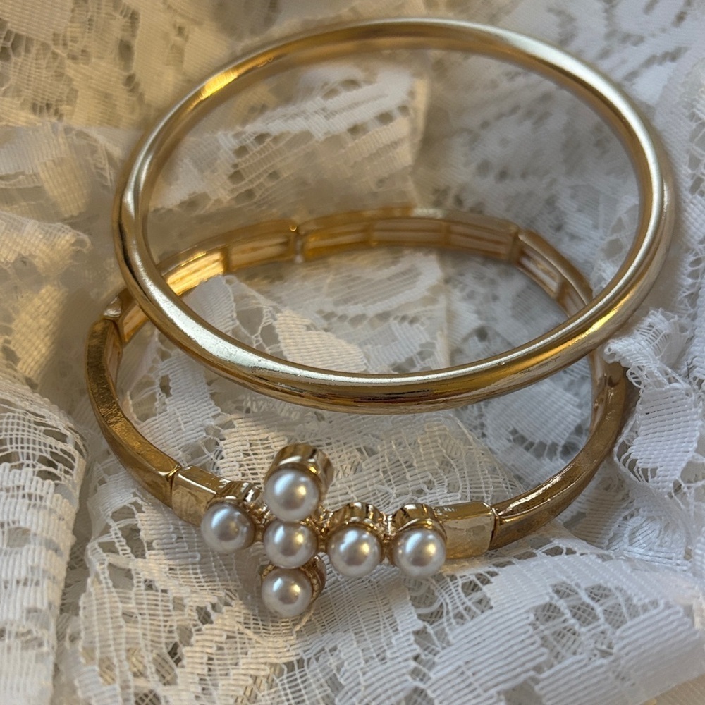 Sak’s Fifth Elegant Fashion Gold and Pearl Bracelet Set- 2